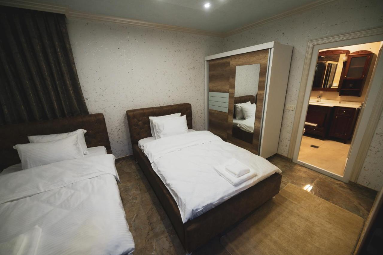 Hotel Premium Приштина Экстерьер фото