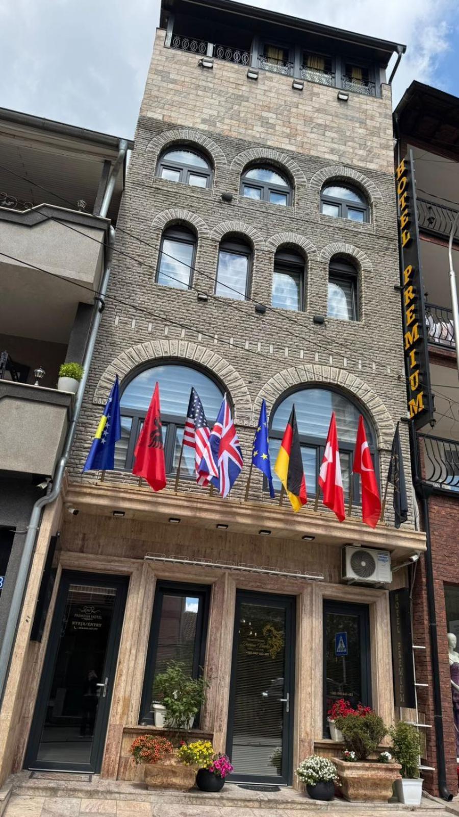 Hotel Premium Приштина Экстерьер фото